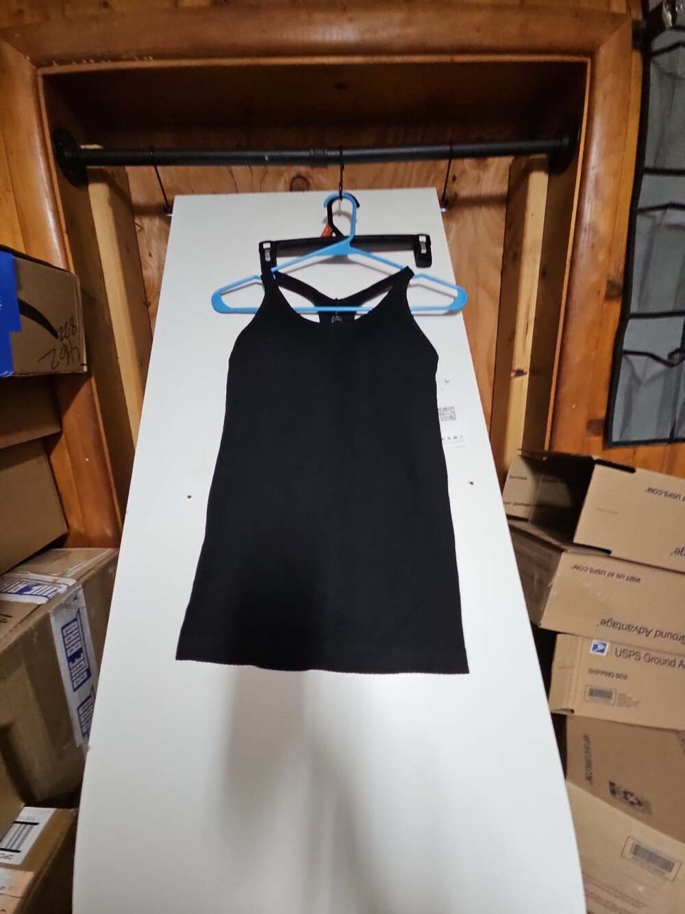 (366) Attraco Active Tank Top Size S Black Racerback